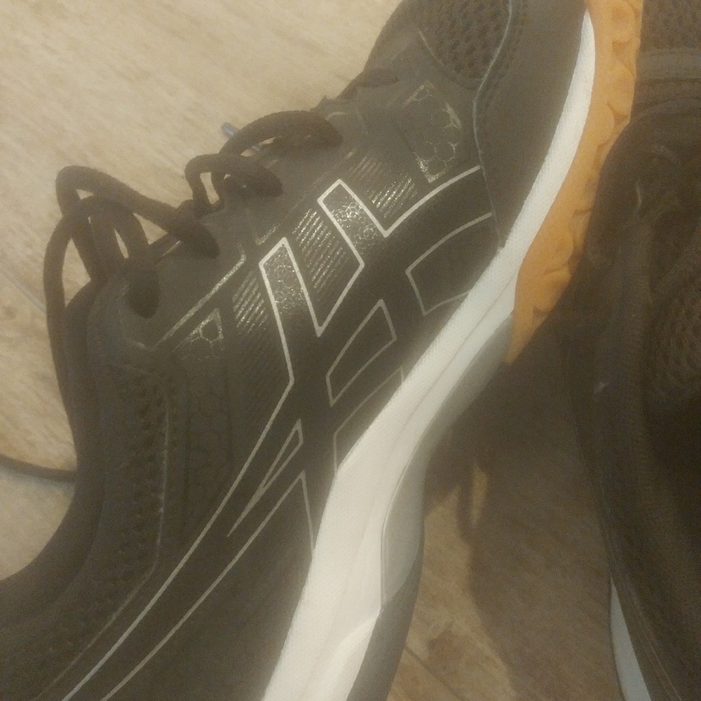 Women's volleyball shoes